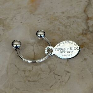 Tiffany & Co. 925 Sterling Silver Return To Tiffany Oval Tag Key Ring